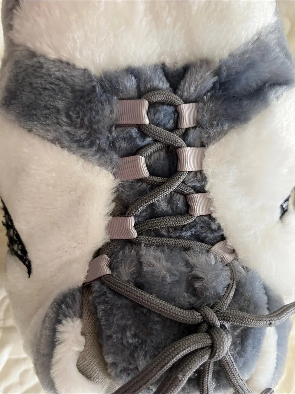 Nike air Jordan white and Gray Plush Boo Pom -Pom Slipper Shoes slipper Nike
